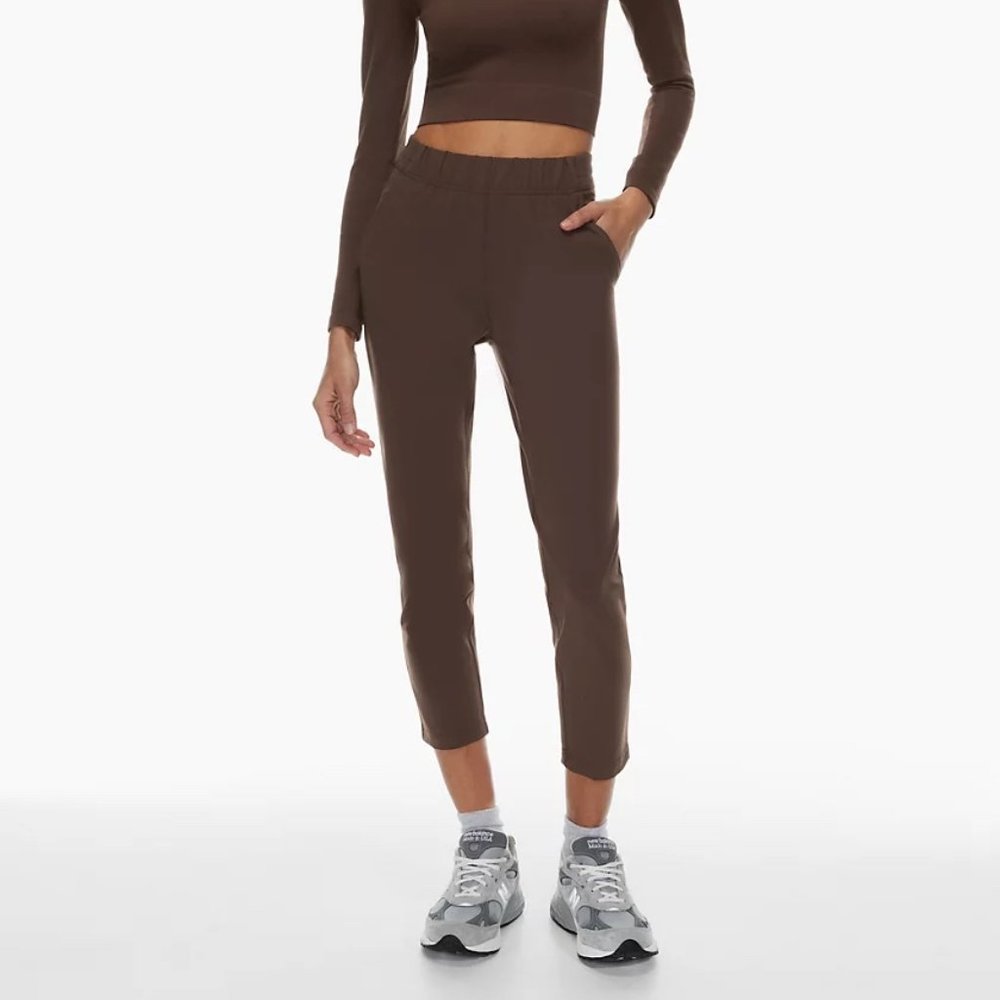 NWT- The Weekender Pant Aritzia- Size L